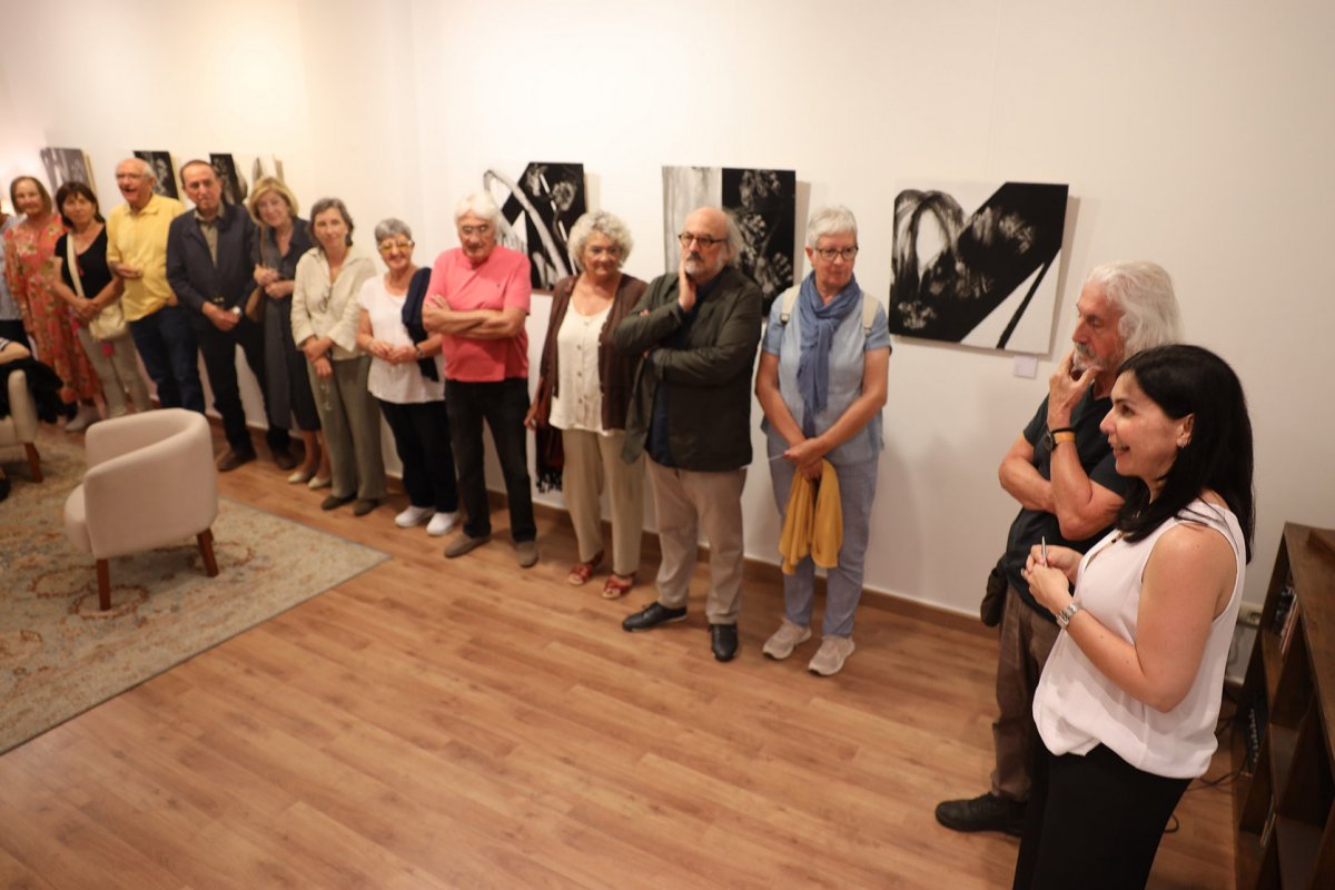 La inauguració de l’exposició de Kiku Mena a la galeria Artemisia de les Franqueses el setembre de l’any passat
