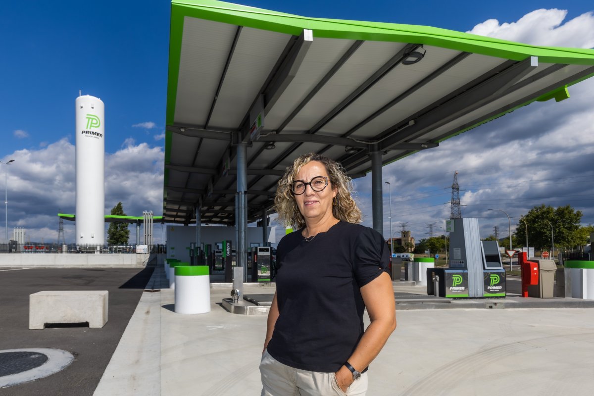 Marta Molist, a l'àrea de serveis per a transportistes que van obrir el passat mes de febrer al polígon de les Casasses de Vic