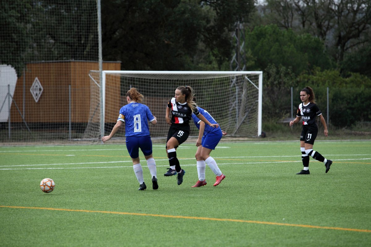 Un moment del partit de la FUE Vic davant del Castellterçol