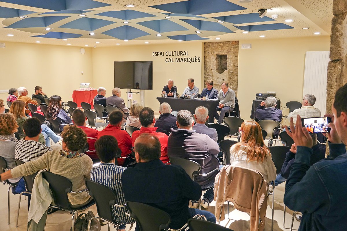 La sala de Cal Marquès va quedar plena durant la presentació