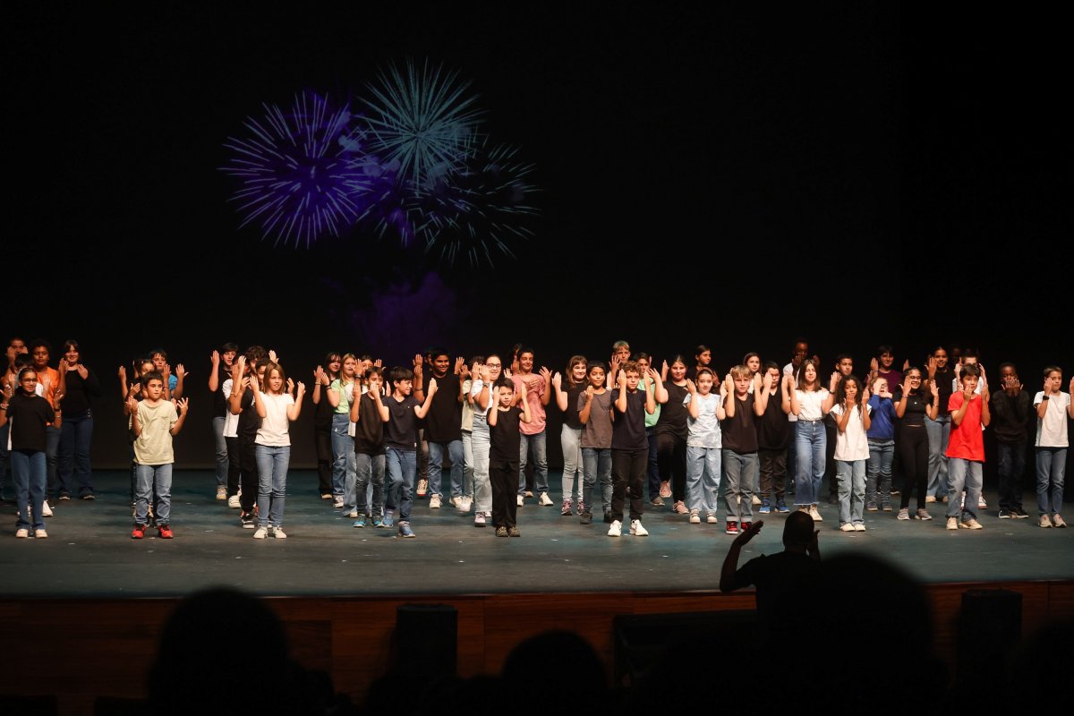 Un moment de l'actuació de dijous dels alumnes de sisè