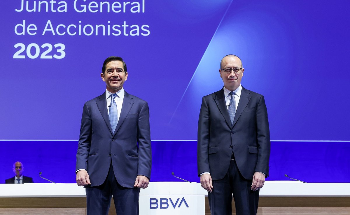 El president del BBVA, Carlos Torres, i el conseller delegatr Onur Genç