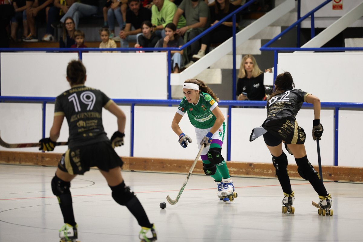 Irene Torres, de les Masies de Voltregà, va ser autora de dos gols a la final per fer campió el Cerdanyola