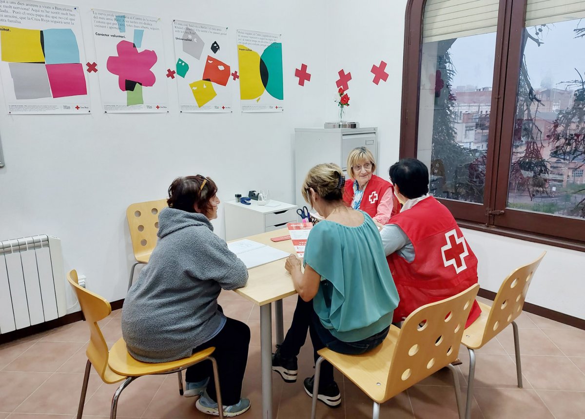 La Rosa, la Betti, la Carme i la Teresa, primeres voluntàries de Creu Roja