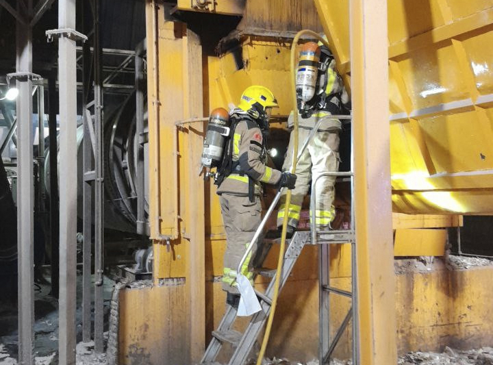 Els Bombers a l'empresa de les Masies de Voltregà