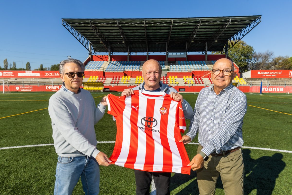 Àngel Rius, Pep López i Àngel Riba, aquest divendres a l’estadi Hipòlit Planàs amb la samarreta del Vic