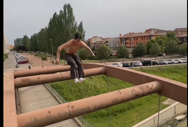 Parkour al pont del riu Mèder