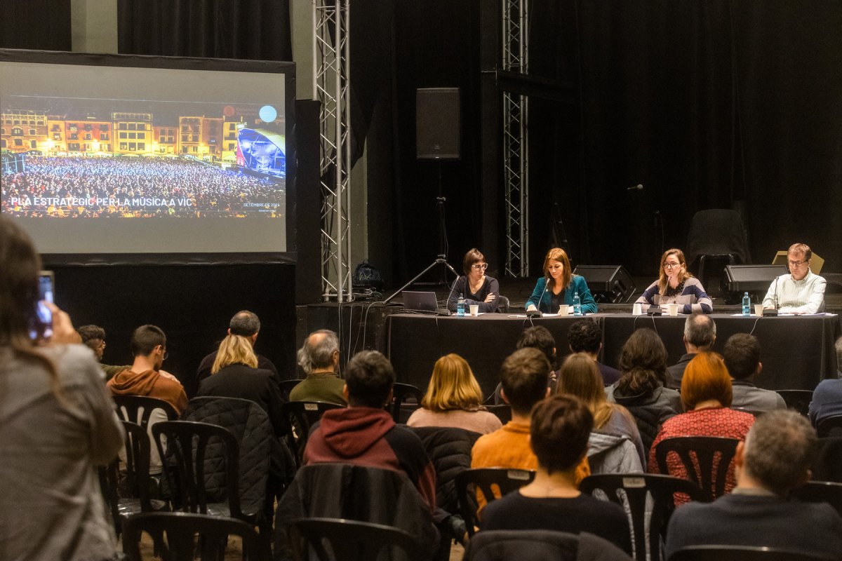 La presentació del documet amb Azu Micó, Biet Piella, Laia Gargallo i Guillem Miralles, dimecres a l'Orfeó