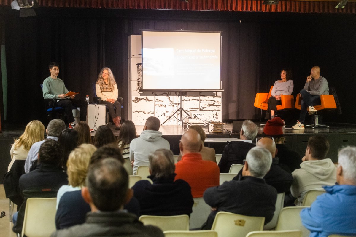 L’acte de dissabte a la tarda amb representants de Sant Miquel de Balenyà, al Centre Cívic