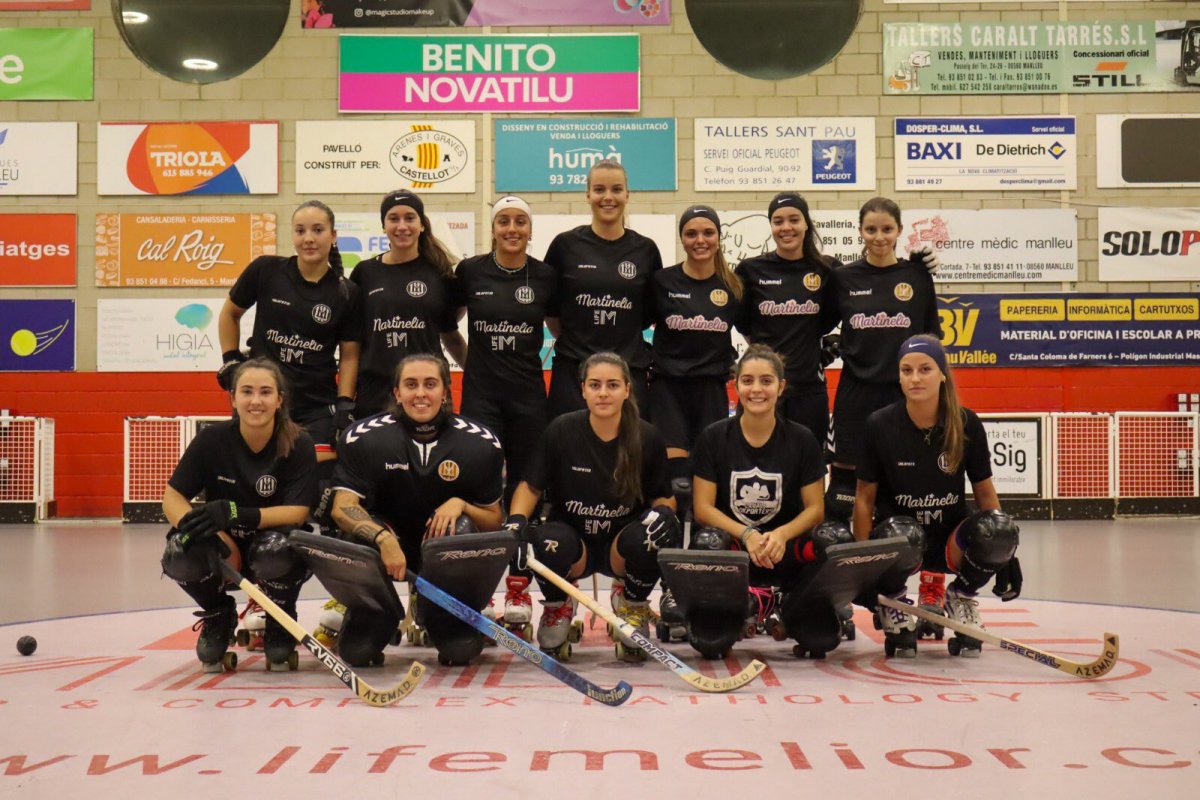 La plantilla del Club Patí Manlleu femení