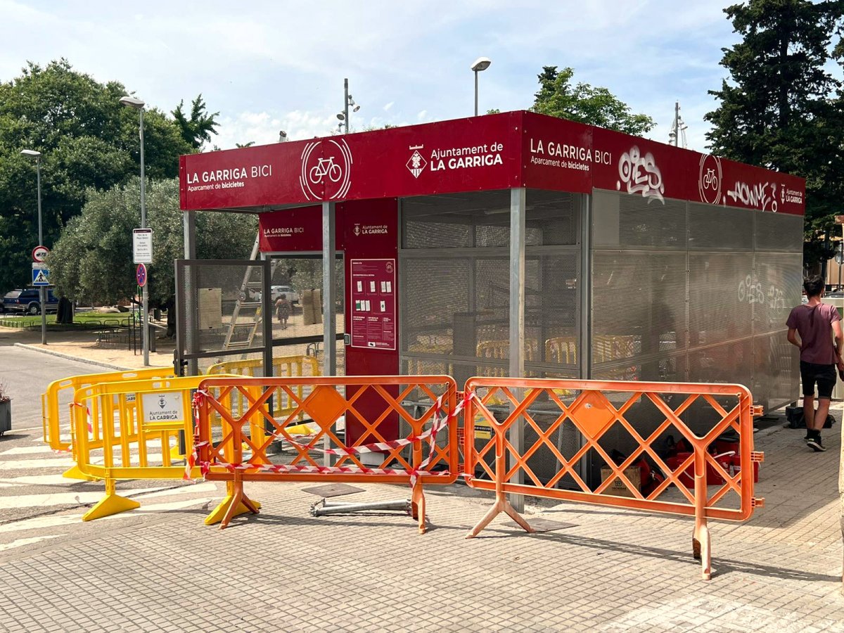 L’aparcament segur de bicicletes de la Garriga traslladat de l’estació a la plaça del Silenci l’any 2022