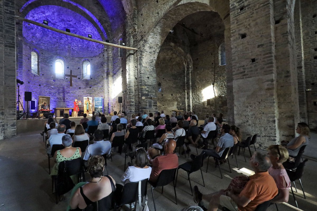 Un concert a la nau del monestir, dins del Festival de Sant Pere de Casserres de 2023