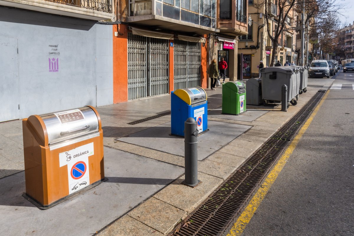 Els contenidors de superfície, com els que hi ha actualment al Passeig, substituiran els soterrats de manera transitòria