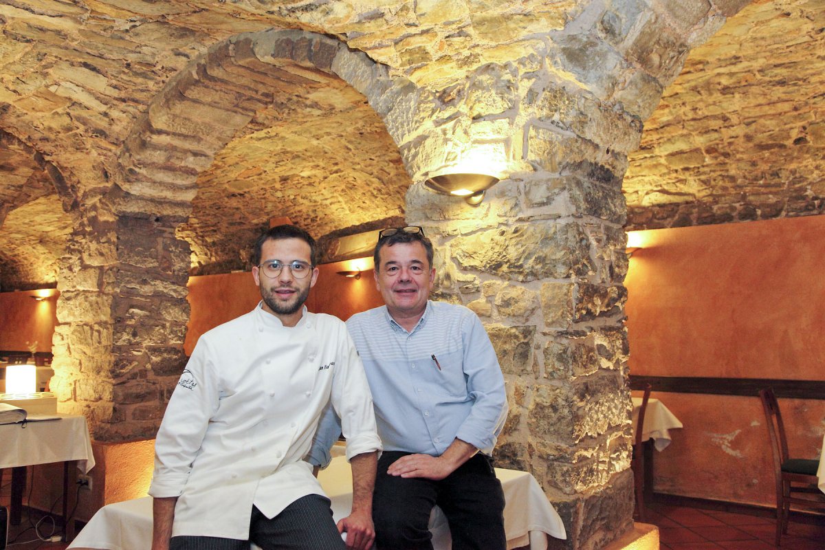 Jan Fargas i Jaume Castany, a Les Voltes de Sant Sebastià. L'espai eren abans unes corts on l'avi de Castany tenia porcs