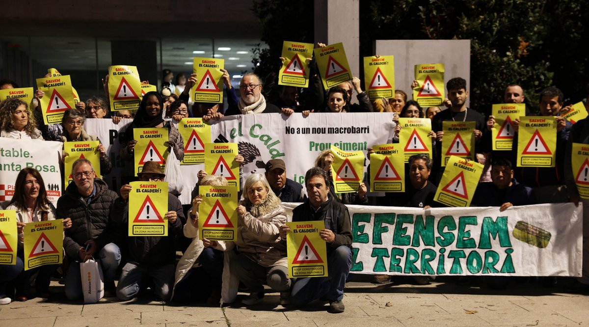 Membres de Salvem El Calderí a la protesta que van fer al novembre