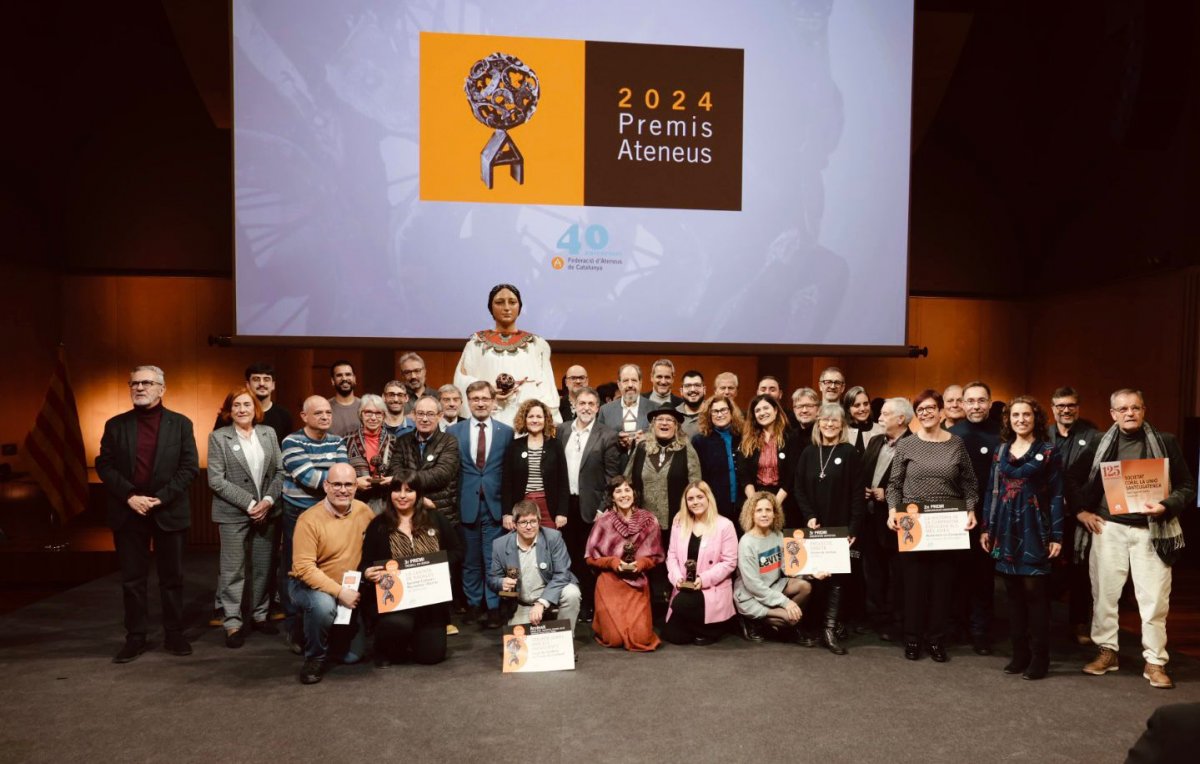 Foto de família dels guardonats a la gala