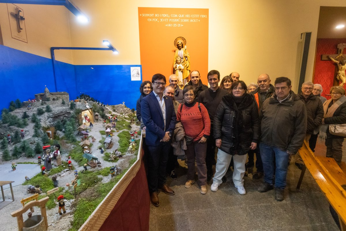 El pessebre monumental de Lurdes de Vic ja comença a ser una tradició