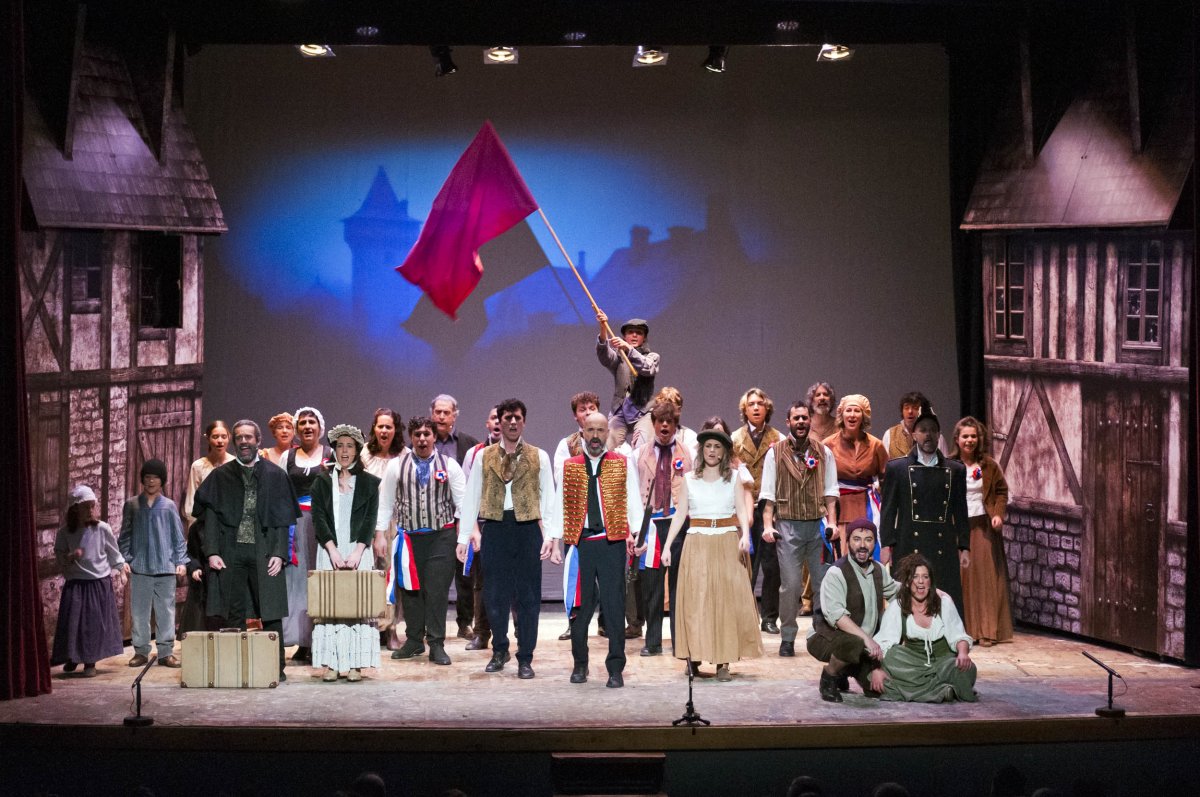 Un moment coral de l'espectacle que ha totrnat a triomfar a Sant Joan de les Abadesses