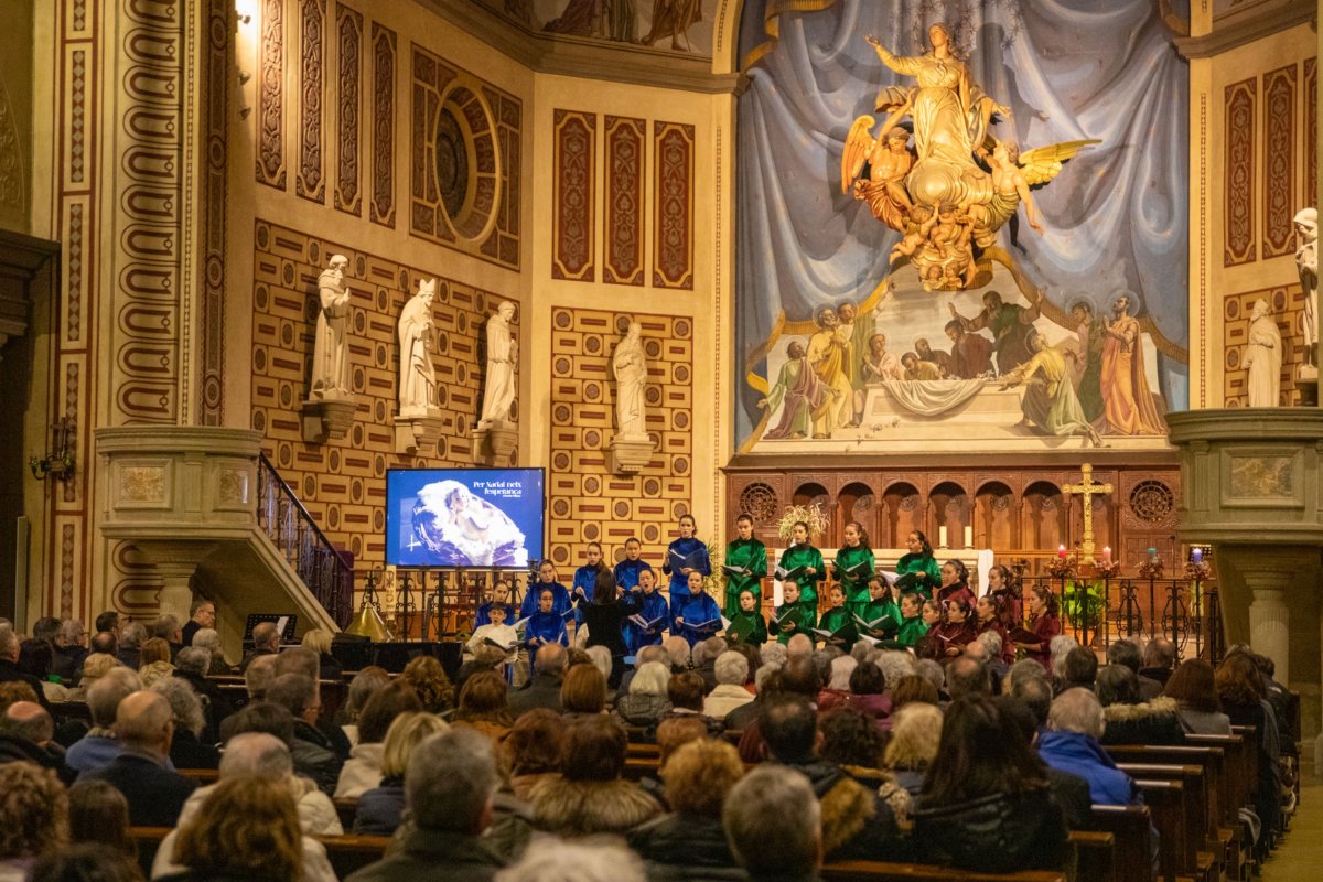 El cor Vivaldi, en el seu concert a Manlleu