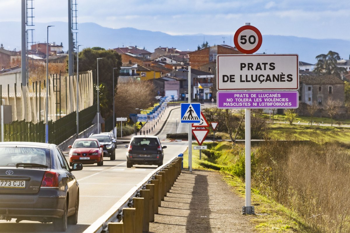 L’entrada de Prats pel camp de futbol, un dels punts on hi haurà un dels lectors