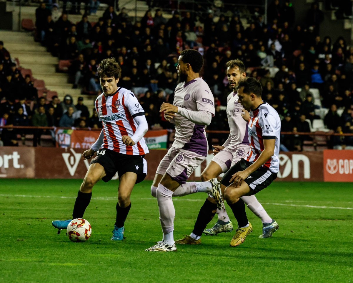 Marc Fernández durant el partit contra el Girona