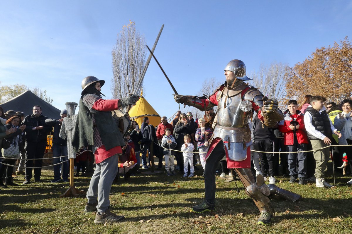 Les lluites medievals i altres espectacles són un dels atractius del Mercat Medieval