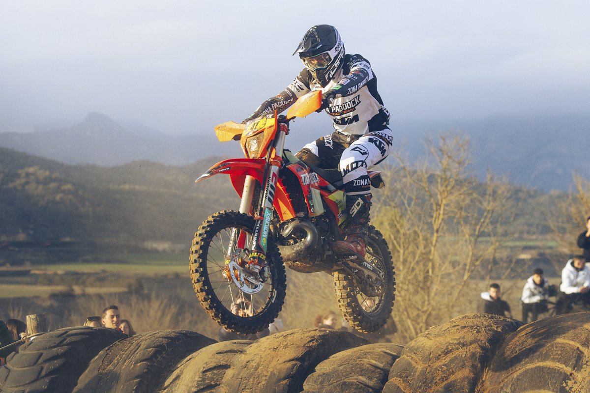 Marc Riba, en plena competició durant el Campionat d’Espanya de ‘hard enduro’, del que ha estat campió