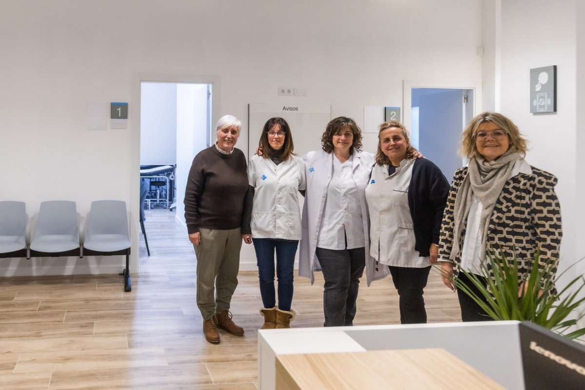 Margarida Feliu, Mar Jiménez, Núria Erra, Gemma Mas i Maria Formatjé, dimecres al nou consultori