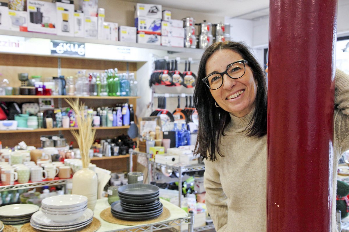 Cristina Ribas és, a més a més de presidenta de l'ABIC, la cinquena generació de la Ferreteria Grau de Moià