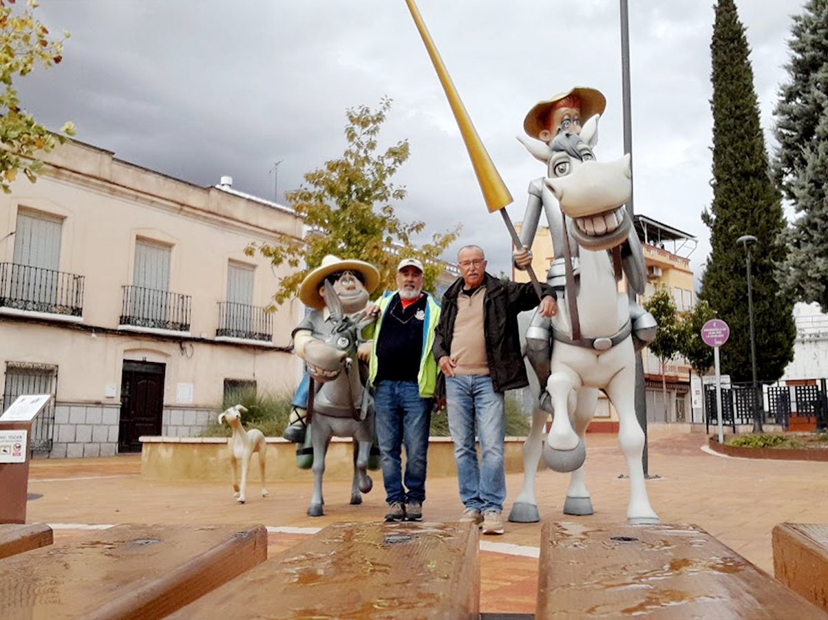 Josep Duarte, a la dreta, amb el seu assistent i amic, Antonio Soto, a Argamasilla de Alba