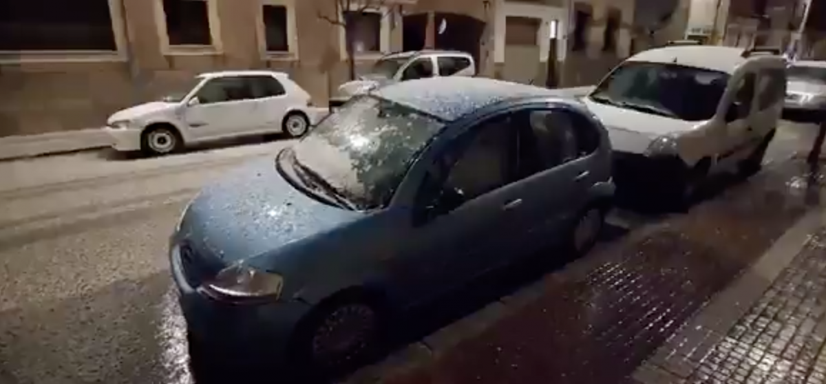 Els efectes de la pedregada sobre cotxes aparcats al carrer