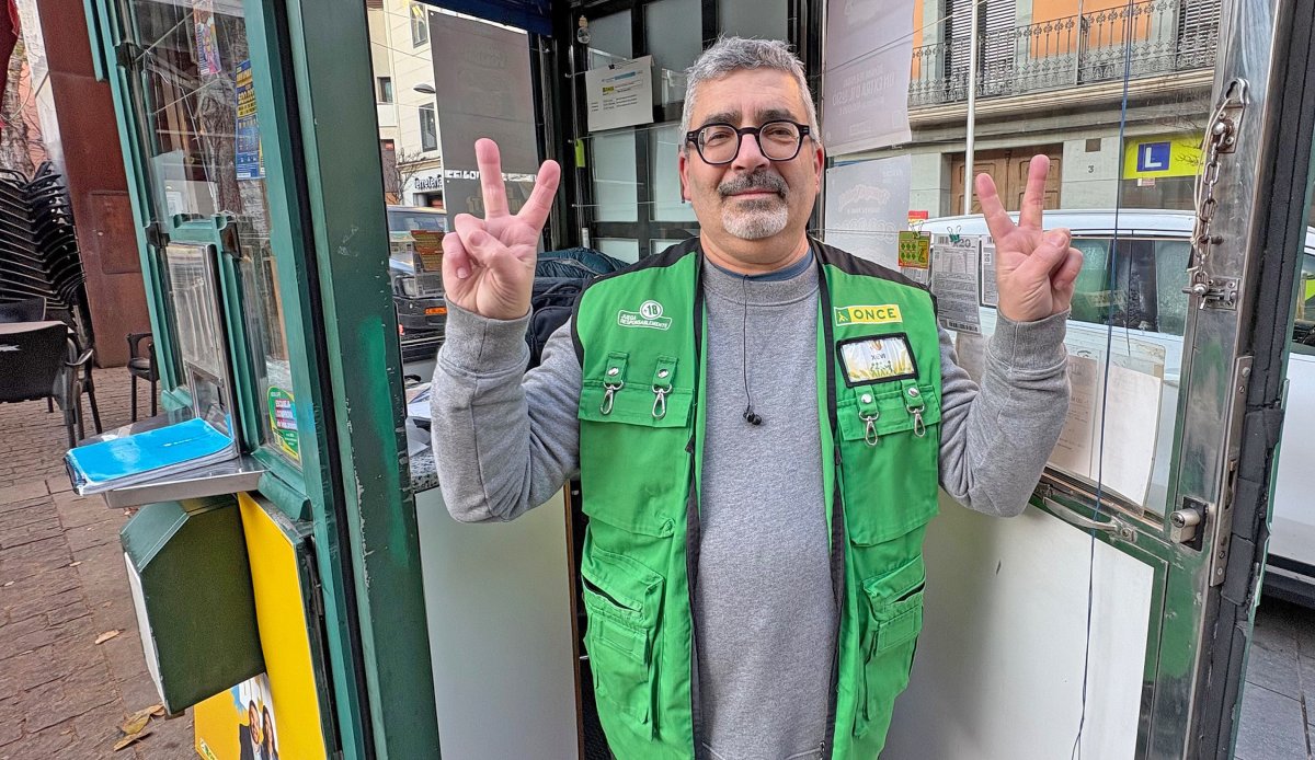 Francesc Xavier Pérez, la setmana passada al punt de venda de l'ONCE a la plaça Nova de Torelló