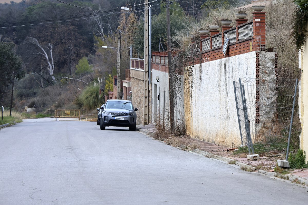 El carrer principi de Ca l'Esmandia talalt al trànsit