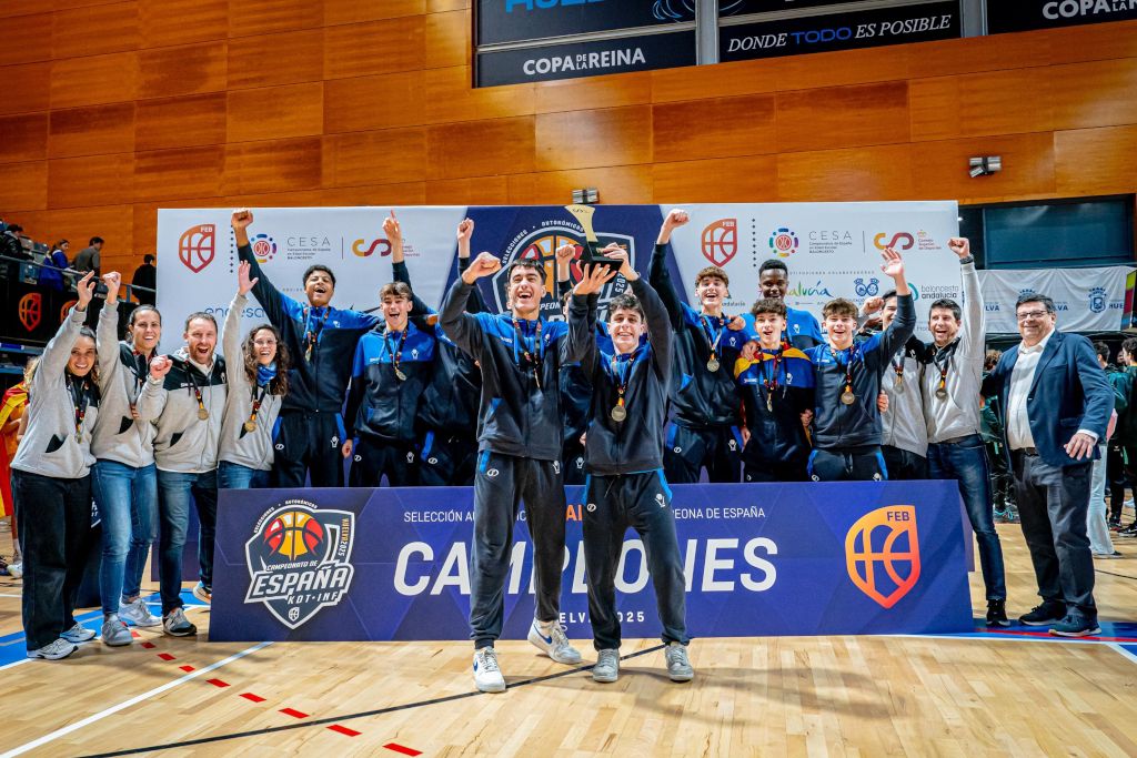 L'equip Cadet Infantil, amb Biel Vallès de Torelló