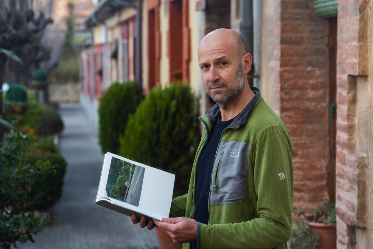 Oriol Clavera, a Borgonya, amb el llibre