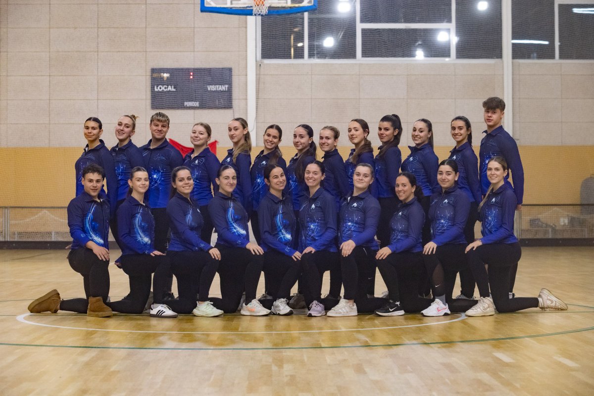 El grup Xou gran del CPA Tona en l'últim entrenament abans de la primera competició de la temporada