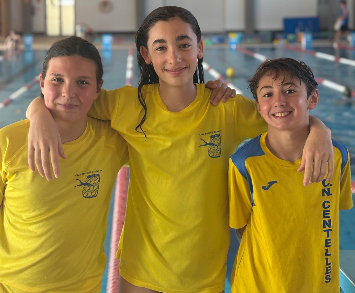Els tres nedadors del CN Centelles que van participar als campionats