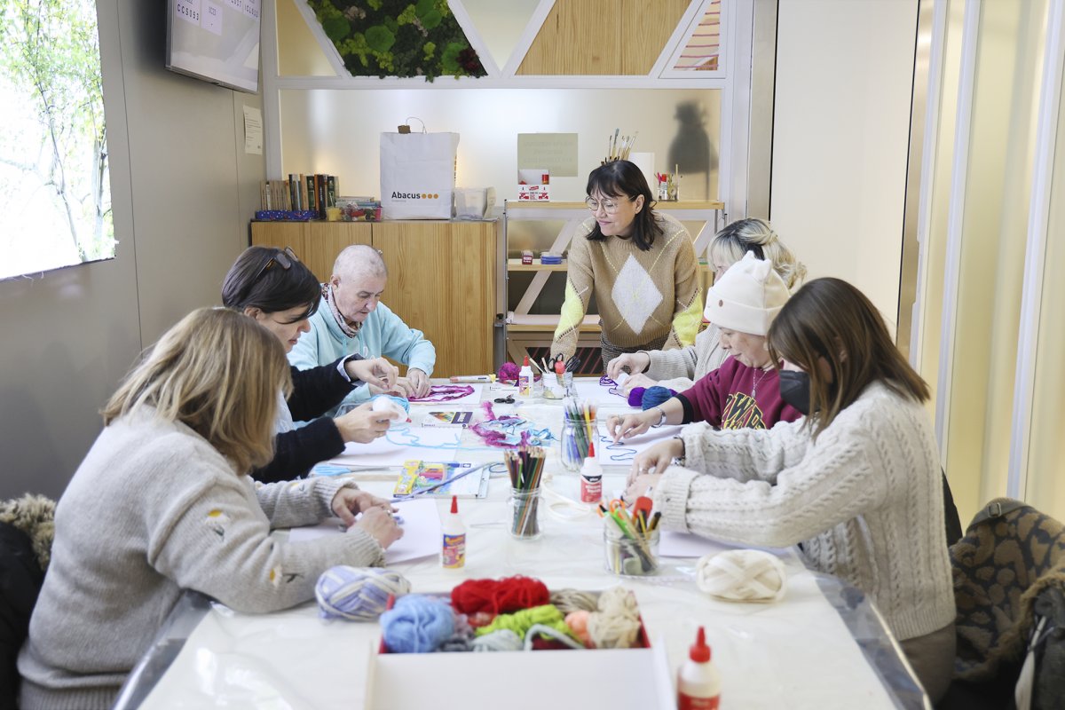 L'Hospital de Granollers fa tallers d'artteràpia per a pacients oncològics