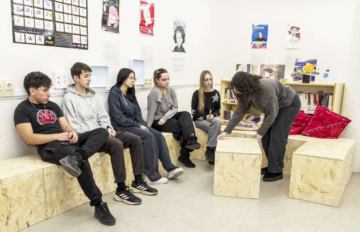 Els alumnes de l’EMAD de la Garriga van presentar els cubcs divendres passat a la biblioteca de l’Institut Blancafort