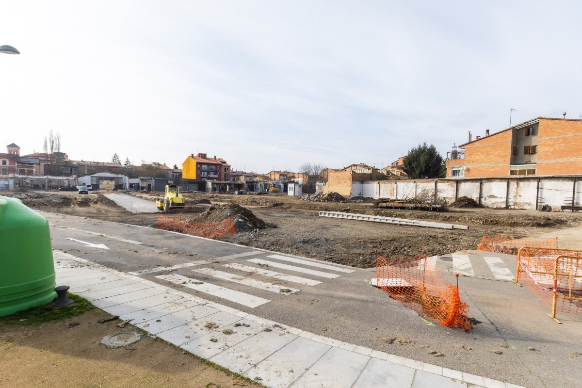 Aquest és l'aspecte del solar vist des del passeig del Ter