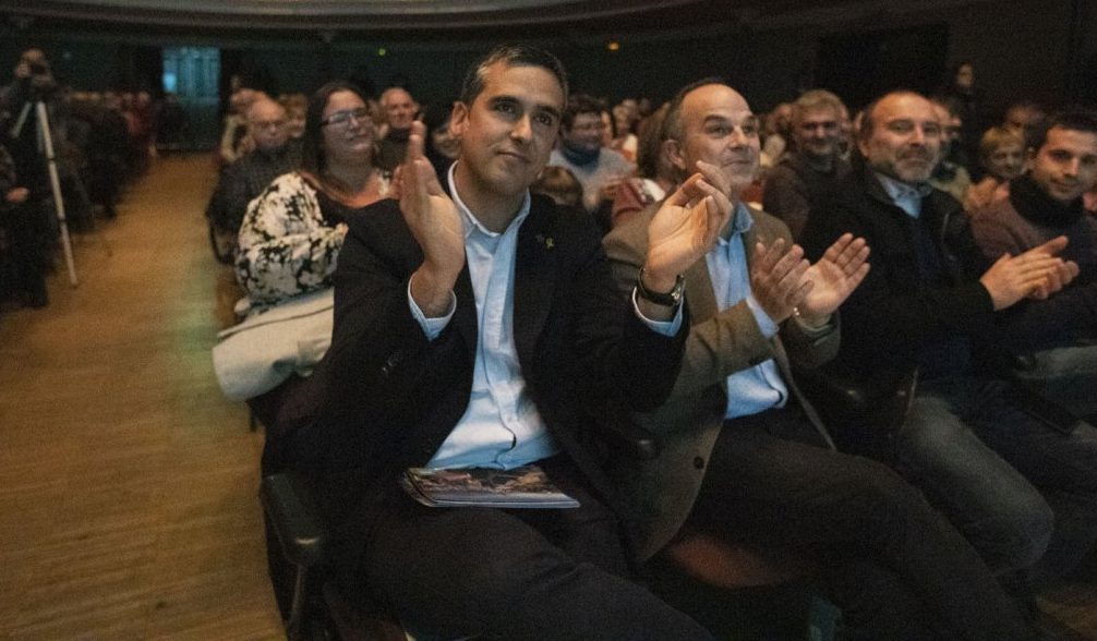 Raül Garcia, president comarcal, en un acte amb Jordi Turull