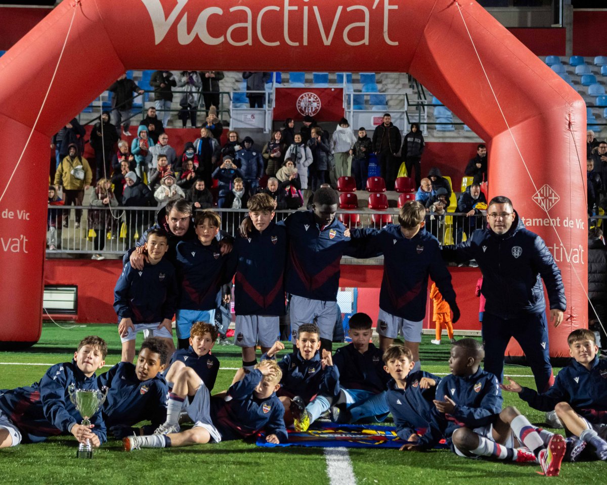 El FC Barcelona, campió del torneig Promises Montseny Cup en categoria sub 8