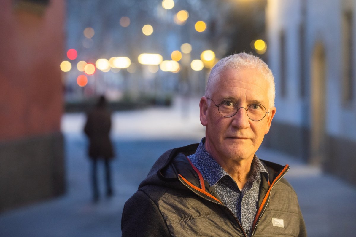 Julià Blanco és de Barcelona, però viu a Vic des de fa més de 20 anys. A banda d'investigador, també fa classes a la UVic-UCC