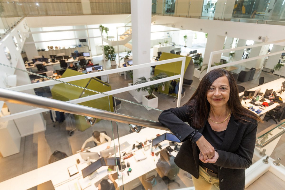 Marta Calvo a les instal·lacions de JCM, al polígon del Sot dels Pradals de Vic