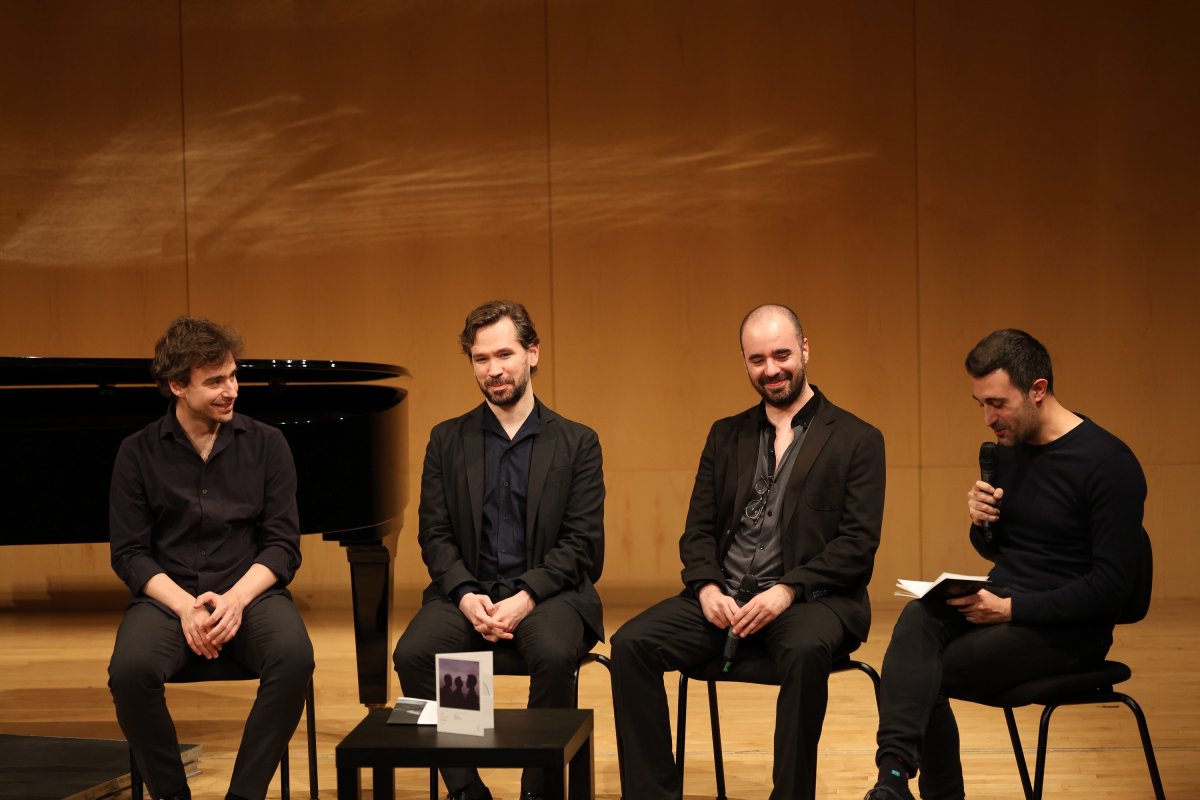 D’esquerra a dreta, els tres components del trio: Pau Codina, Marc Heredia i Joel Bardolet, amb Joan Magrané