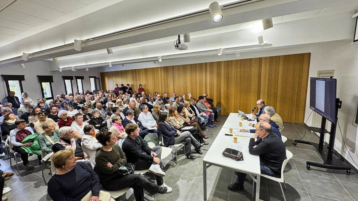 Aspecte de la sala durant la presentació del llibre de Jordi Pey