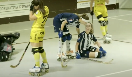 Berta Ferran, al terra, després de marcar el gol de l'empat