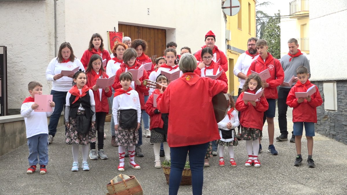 La cantada de Caramelles diumenge passat a Sant Vicenç