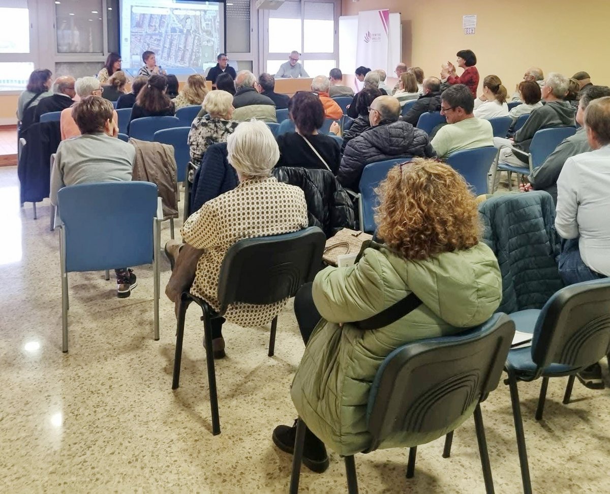 La sessió informativa al Centre Vallès