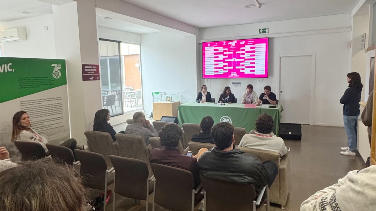 Un moment del sorteig d'aquest diumenge al Club Tennis Vic